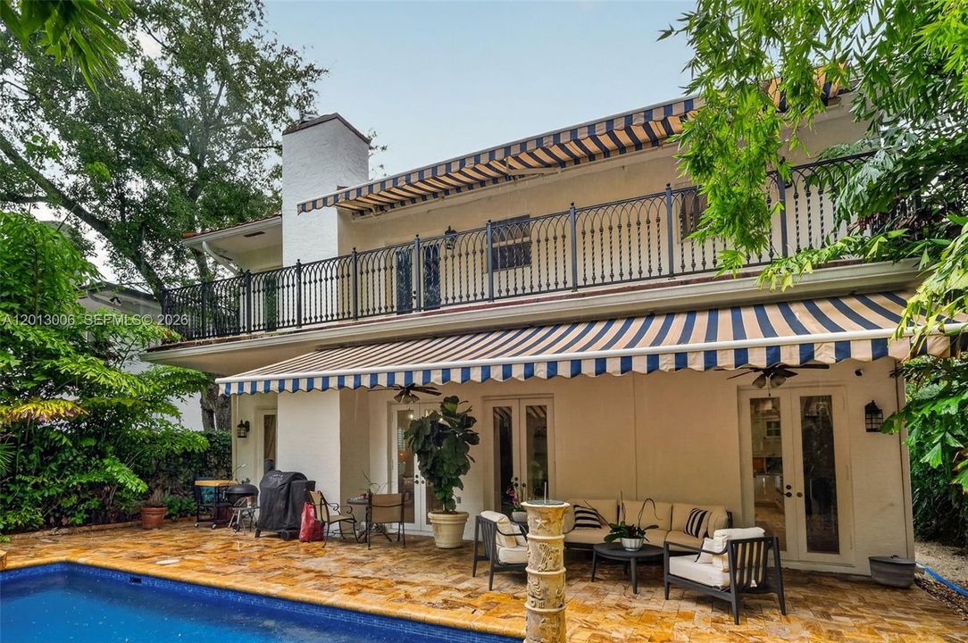 For Sale: $4,395,000 (6 beds, 4 baths, 4334 Square Feet)