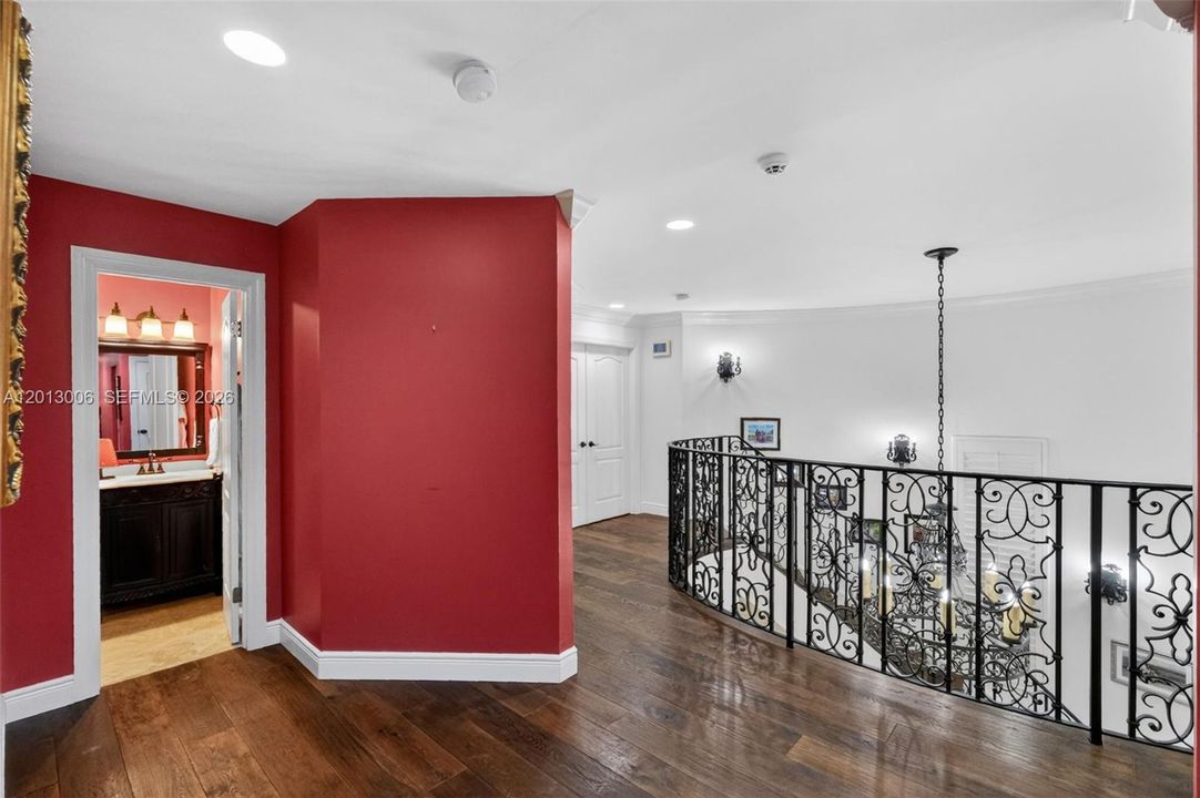 For Sale: $4,395,000 (6 beds, 4 baths, 4334 Square Feet)