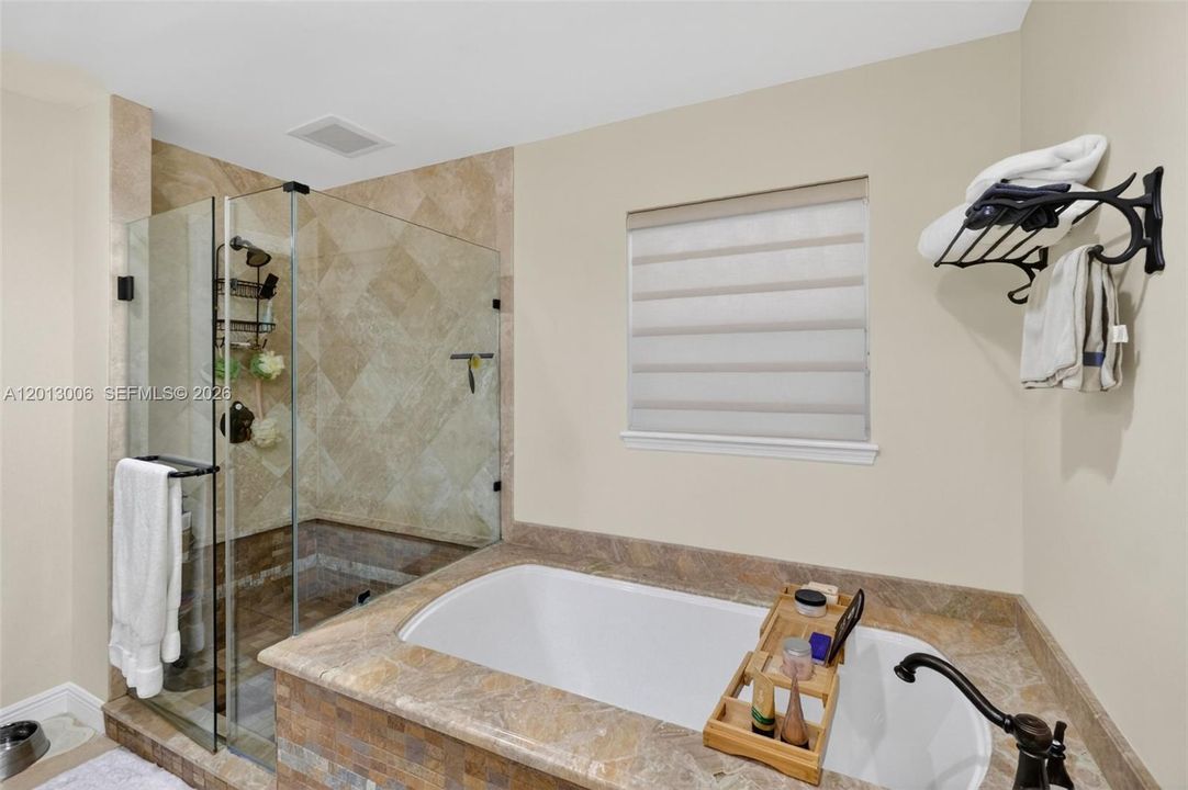 For Sale: $4,395,000 (6 beds, 4 baths, 4334 Square Feet)