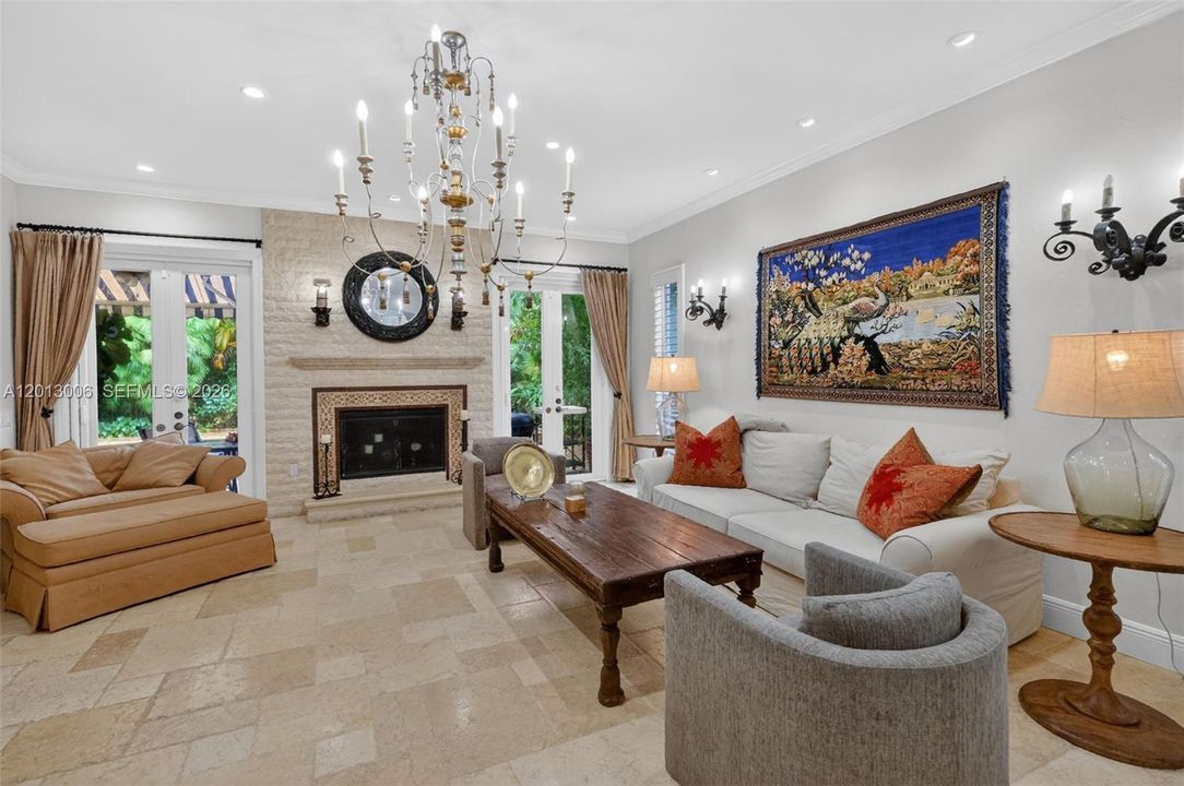 For Sale: $4,395,000 (6 beds, 4 baths, 4334 Square Feet)