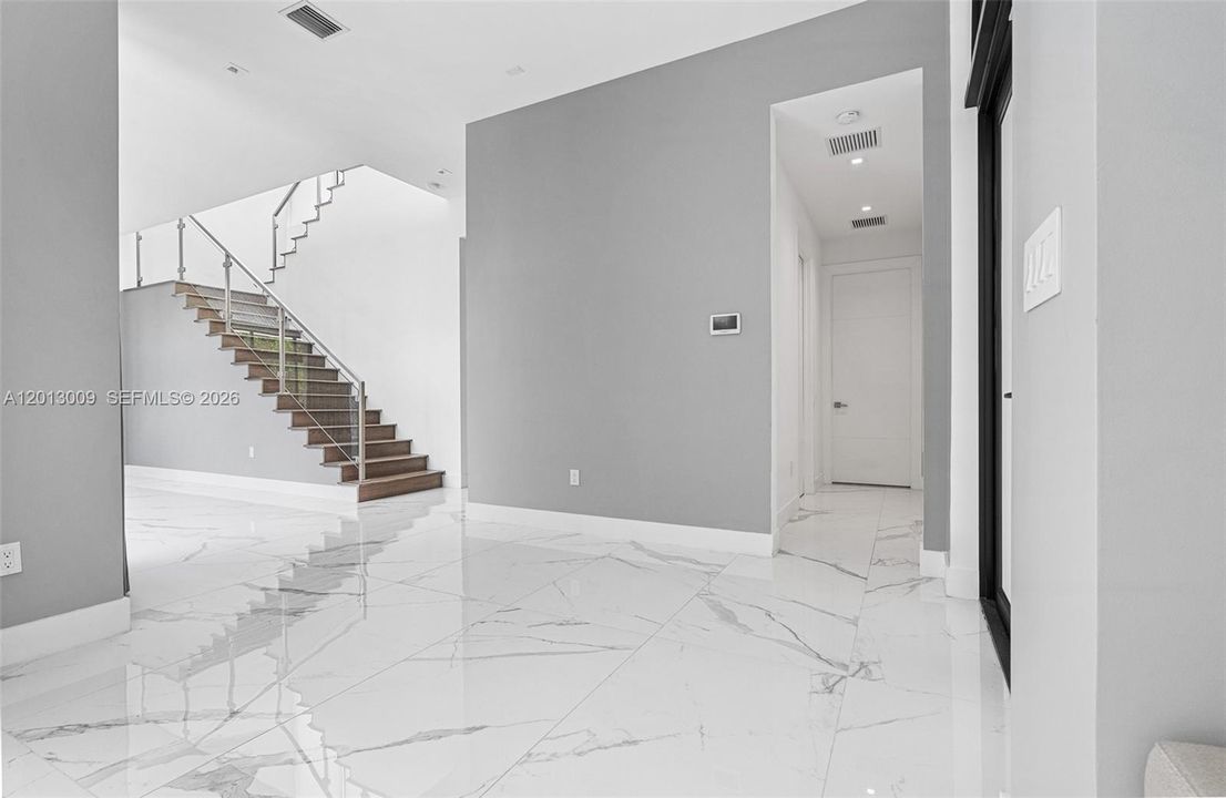 For Rent: $25,000 (6 beds, 9 baths, 6187 Square Feet)