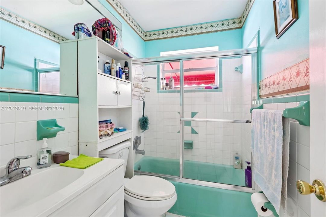 Под контрактом: $449,999 (3 спален, 1 ванн, 1092 Квадратных фут)
