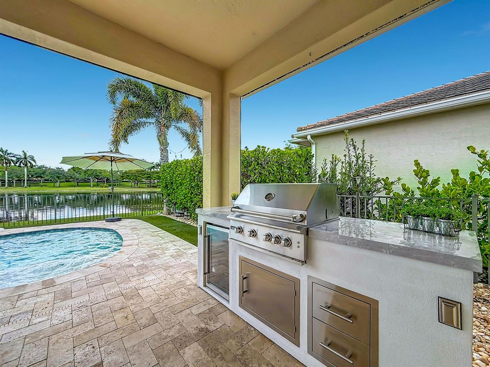 Outdoor Kitchen