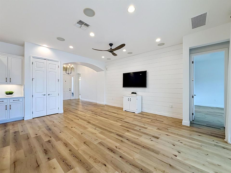Living Room-Primary Suite-Foyer