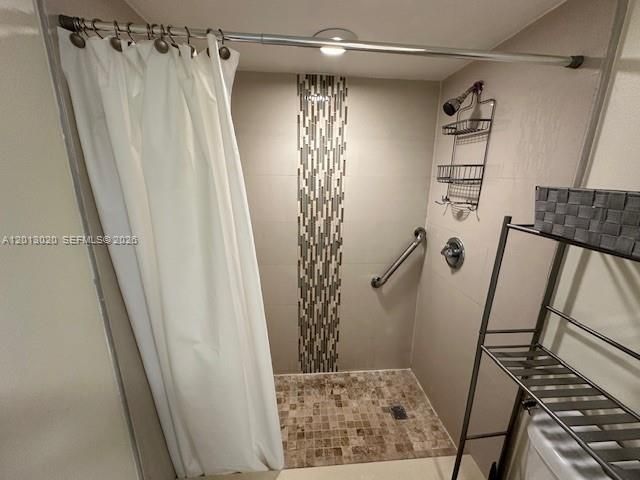 For Sale: $215,000 (2 beds, 1 baths, 805 Square Feet)