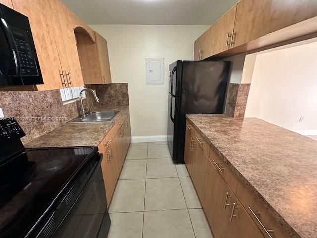 For Sale: $215,000 (2 beds, 1 baths, 805 Square Feet)