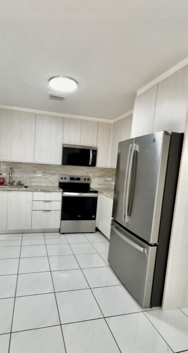 В аренду: $4,200 (4 спален, 2 ванн, 2249 Квадратных фут)
