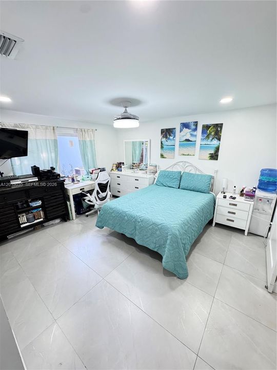 待售: $549,999 (3 贝兹, 2 浴室, 0 平方英尺)