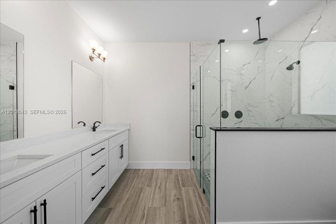 Activo con contrato: $449,900 (3 camas, 2 baños, 1656 Pies cuadrados)