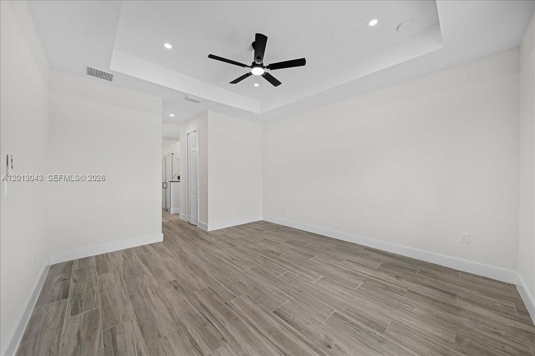 Activo con contrato: $449,900 (3 camas, 2 baños, 1656 Pies cuadrados)