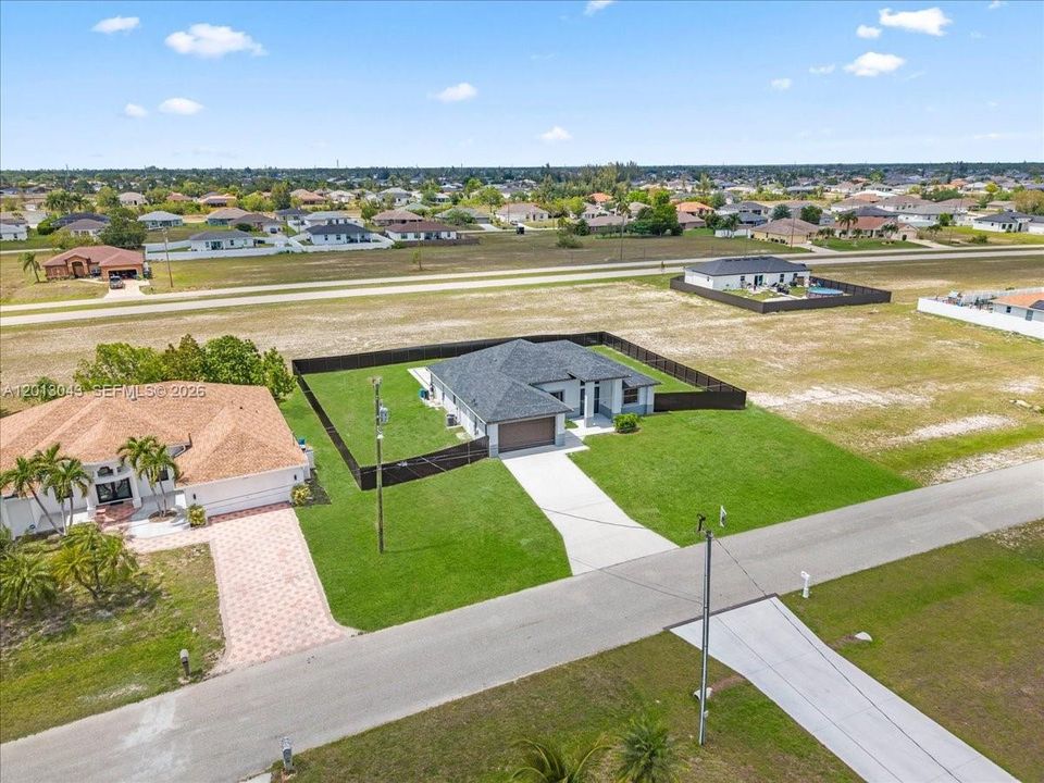 Activo con contrato: $449,900 (3 camas, 2 baños, 1656 Pies cuadrados)