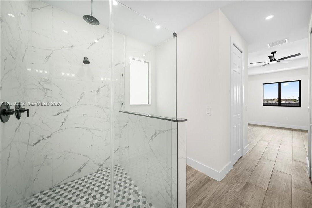 Activo con contrato: $449,900 (3 camas, 2 baños, 1656 Pies cuadrados)