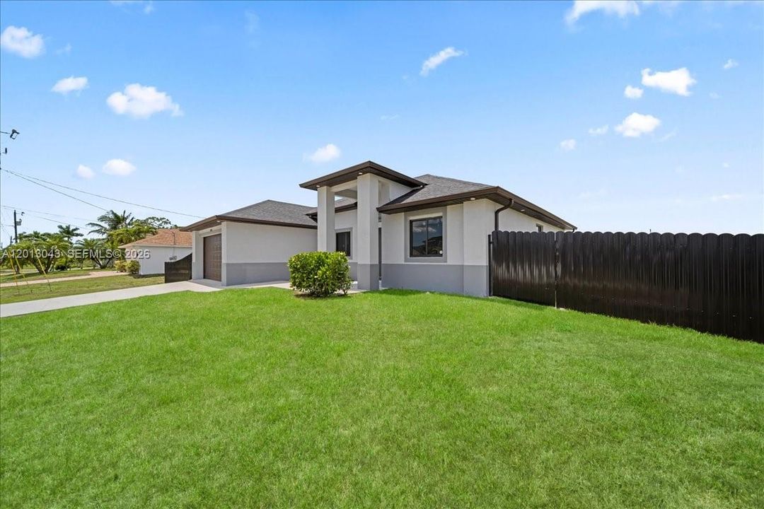 Activo con contrato: $449,900 (3 camas, 2 baños, 1656 Pies cuadrados)