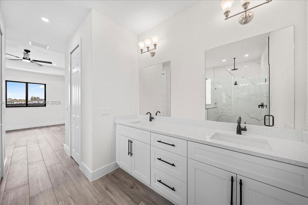Activo con contrato: $449,900 (3 camas, 2 baños, 1656 Pies cuadrados)