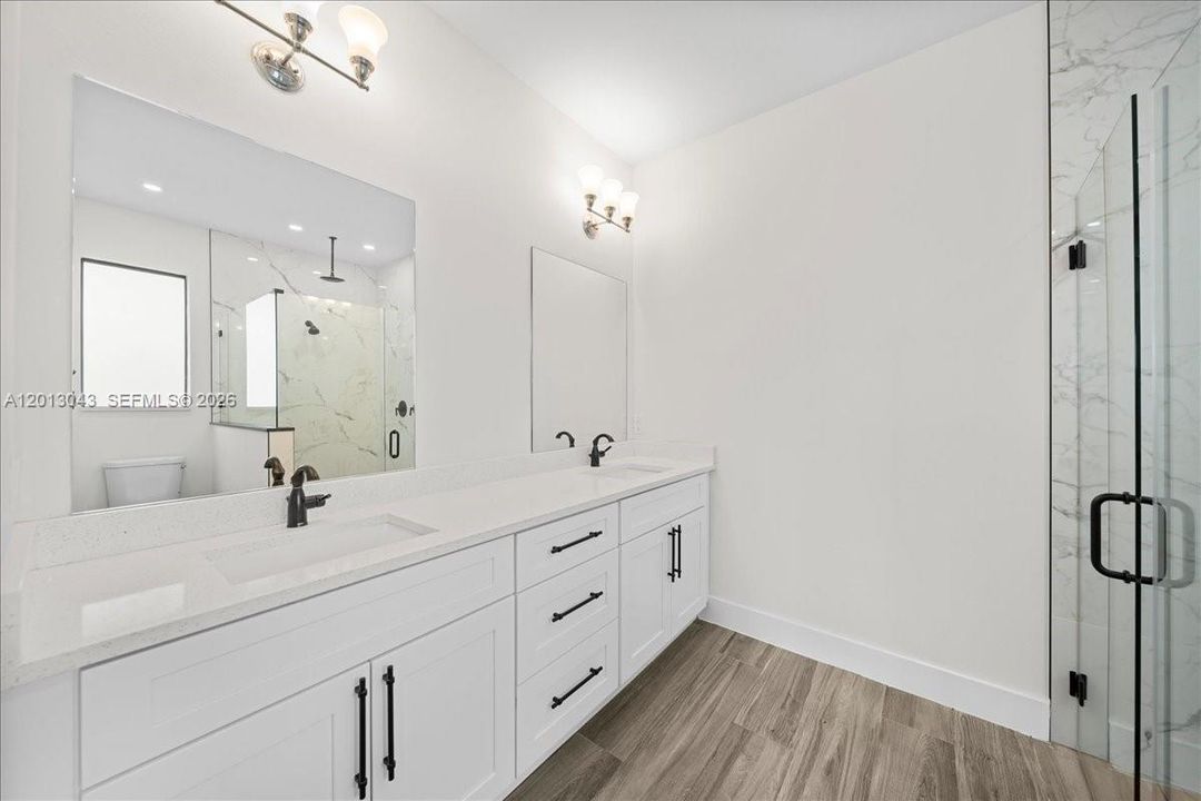 Activo con contrato: $449,900 (3 camas, 2 baños, 1656 Pies cuadrados)