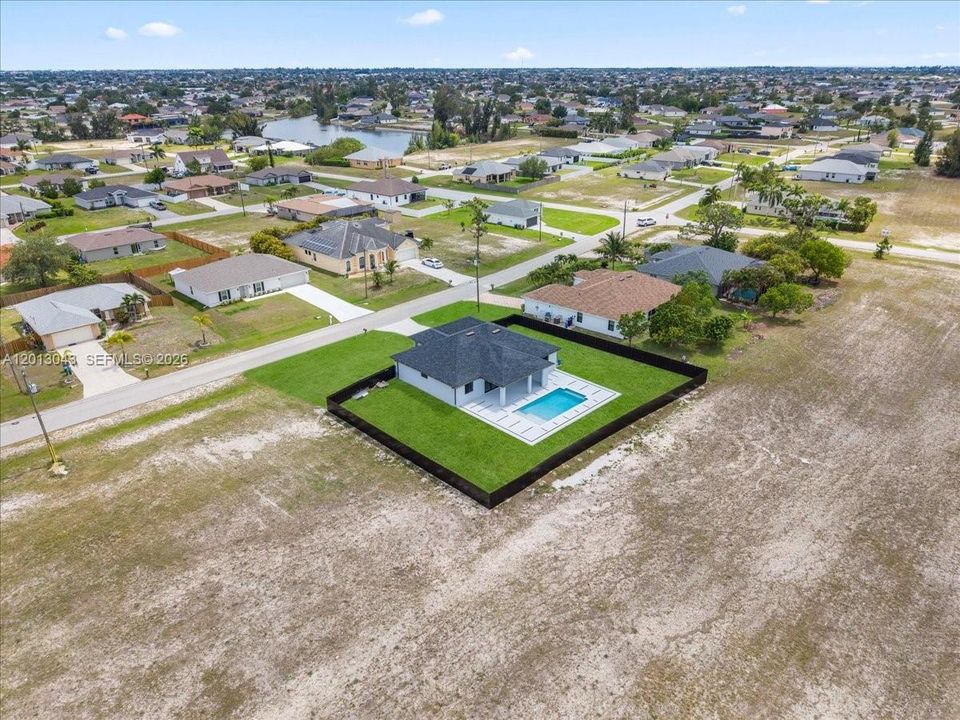 Activo con contrato: $449,900 (3 camas, 2 baños, 1656 Pies cuadrados)