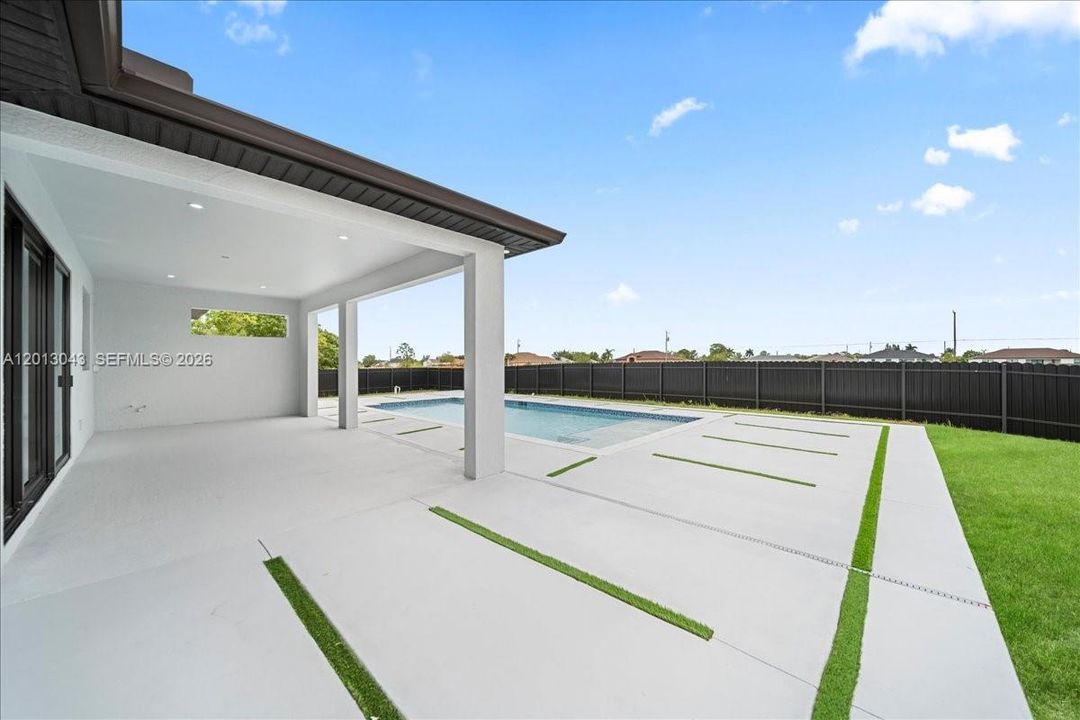 Activo con contrato: $449,900 (3 camas, 2 baños, 1656 Pies cuadrados)