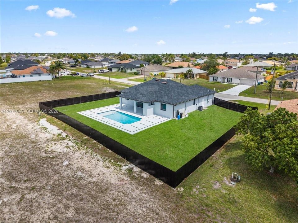 Activo con contrato: $449,900 (3 camas, 2 baños, 1656 Pies cuadrados)