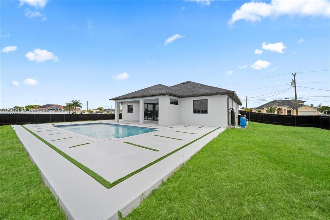 Activo con contrato: $449,900 (3 camas, 2 baños, 1656 Pies cuadrados)