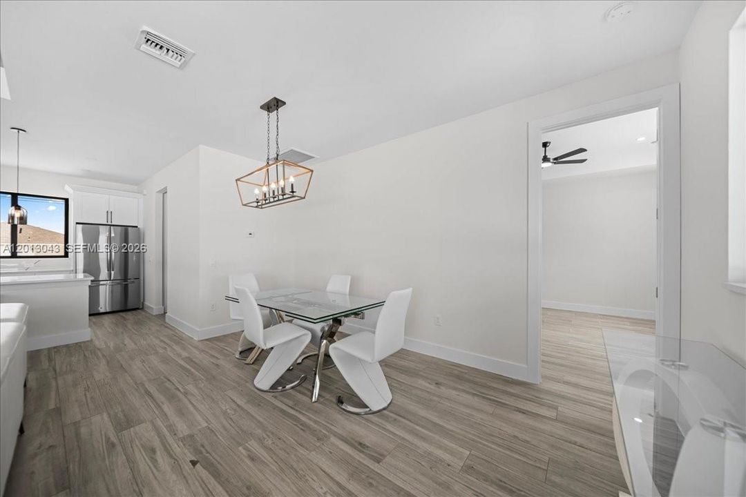 Activo con contrato: $449,900 (3 camas, 2 baños, 1656 Pies cuadrados)