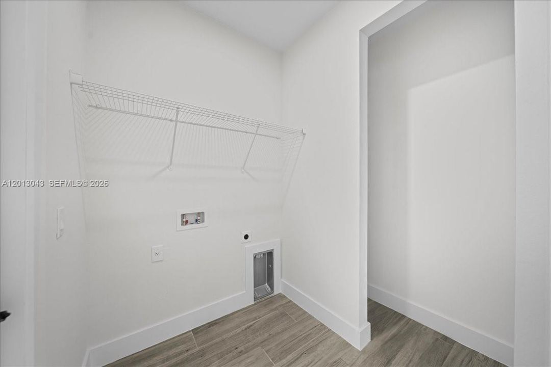 Activo con contrato: $449,900 (3 camas, 2 baños, 1656 Pies cuadrados)