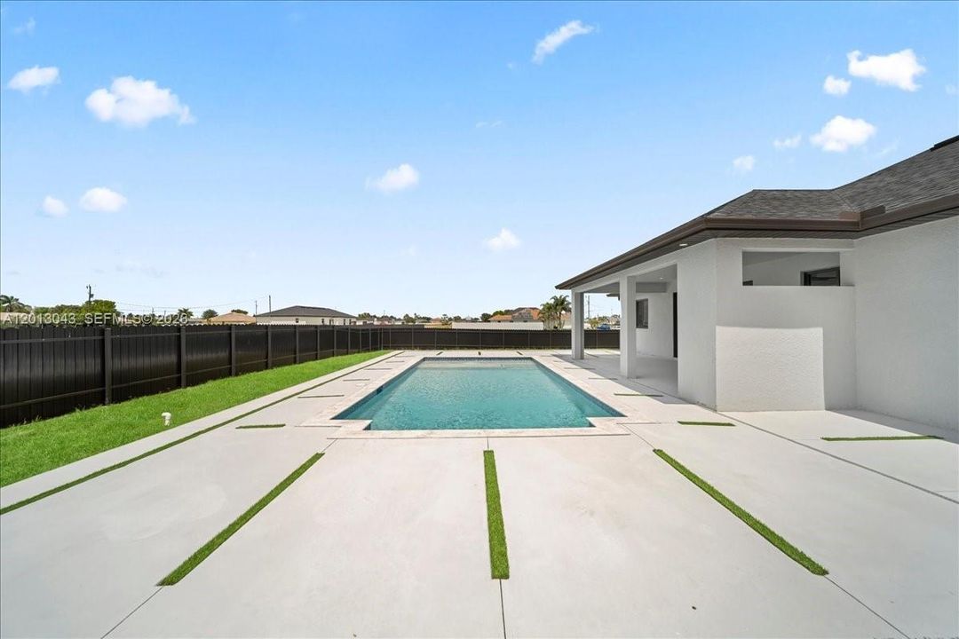 Activo con contrato: $449,900 (3 camas, 2 baños, 1656 Pies cuadrados)