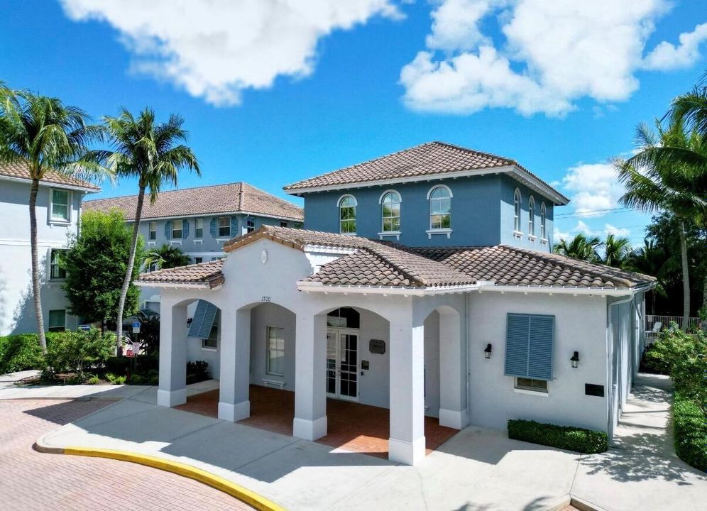 Clubhouse Front