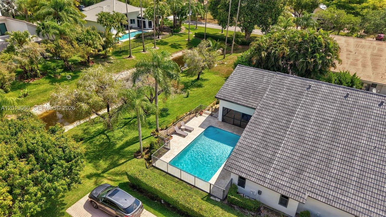 Activo con contrato: $885,000 (4 camas, 3 baños, 2804 Pies cuadrados)