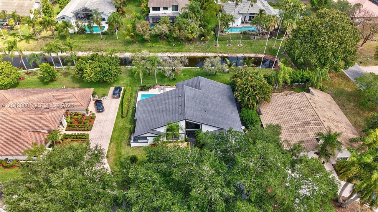 Activo con contrato: $885,000 (4 camas, 3 baños, 2804 Pies cuadrados)