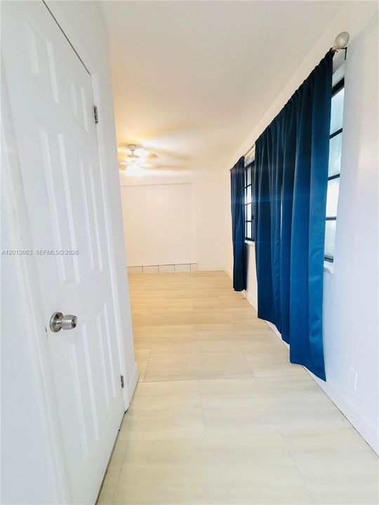 В аренду: $1,200 (0 спален, 1 ванн, 1611 Квадратных фут)