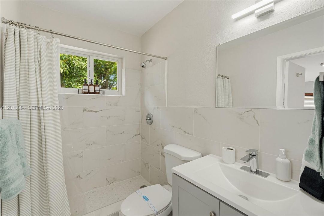 В аренду: $5,500 (3 спален, 2 ванн, 1205 Квадратных фут)