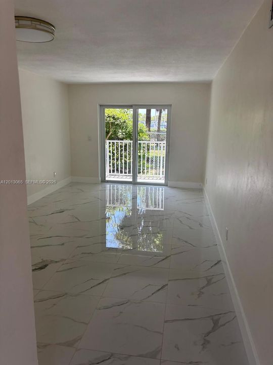 Activo con contrato: $1,800 (16 camas, 16 baños, 11660 Pies cuadrados)
