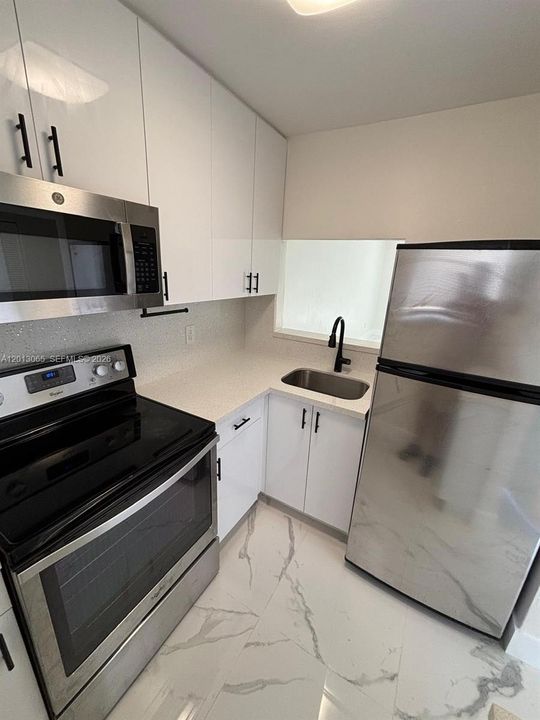 Activo con contrato: $1,800 (16 camas, 16 baños, 11660 Pies cuadrados)