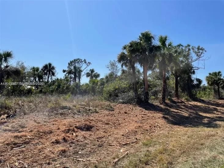 На продажу: $40,000 (0.23 acres)