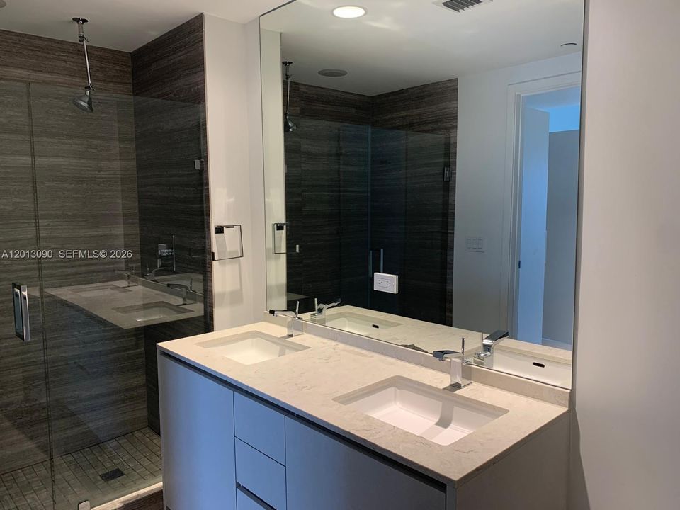 For Sale: $1,190,000 (2 beds, 3 baths, 1325 Square Feet)