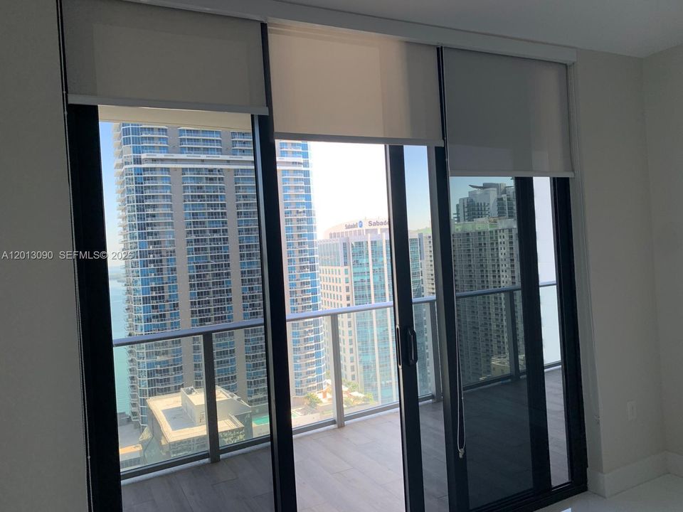 For Sale: $1,190,000 (2 beds, 3 baths, 1325 Square Feet)