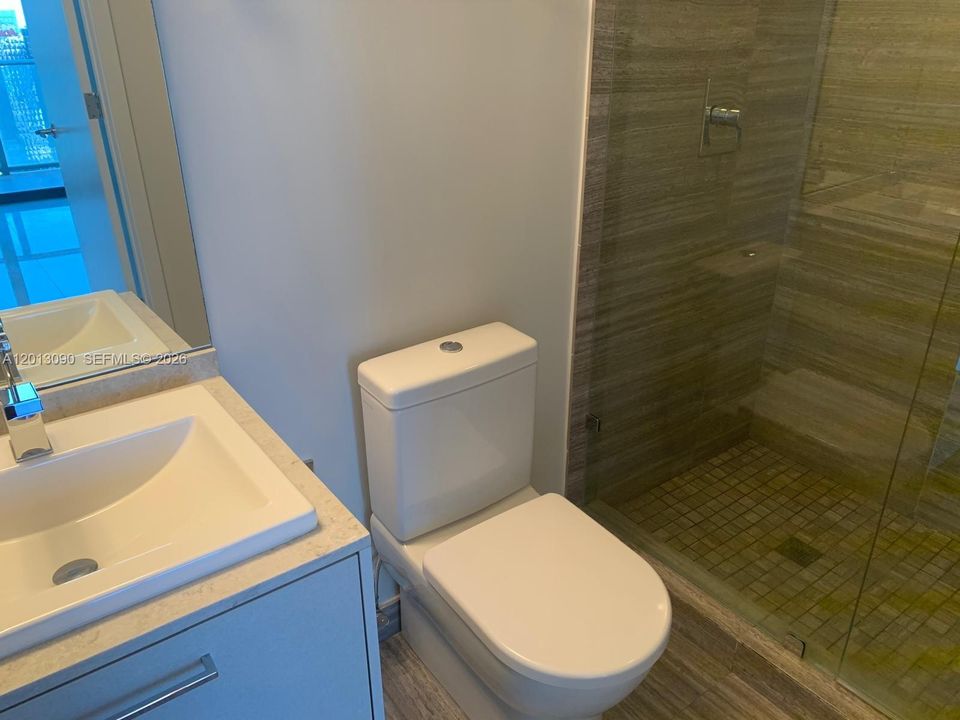 For Sale: $1,190,000 (2 beds, 3 baths, 1325 Square Feet)