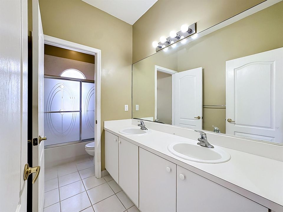 Upstairs Guest Bathroom