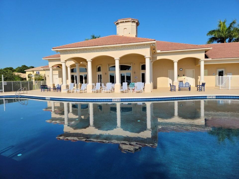 Portofino Shores Pool