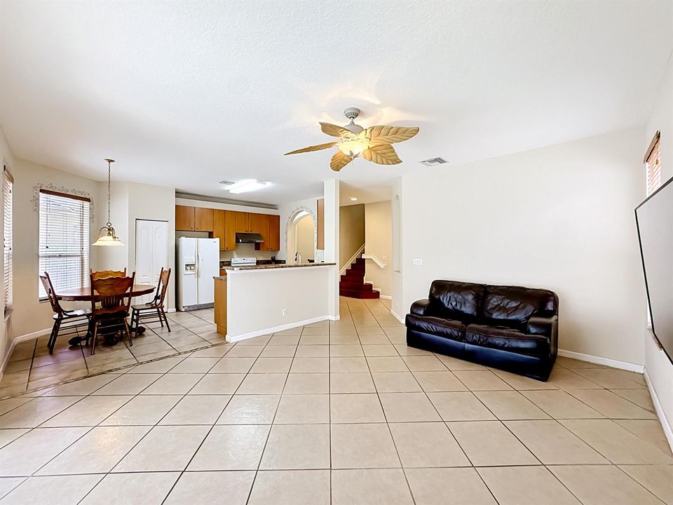 5747 Sunberry Circle-26