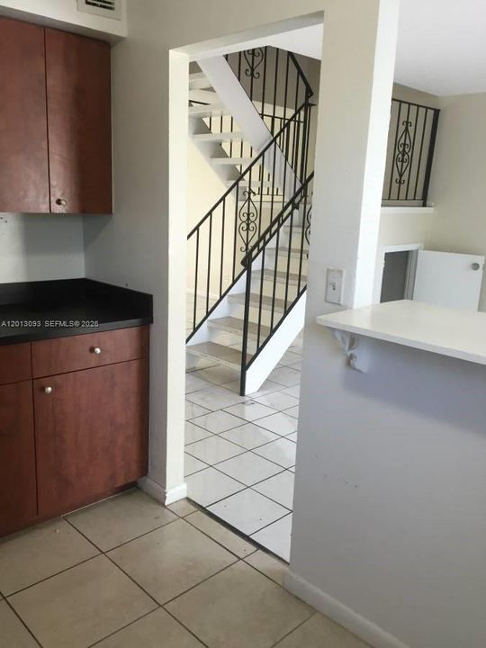 В аренду: $2,399 (3 спален, 2 ванн, 1458 Квадратных фут)