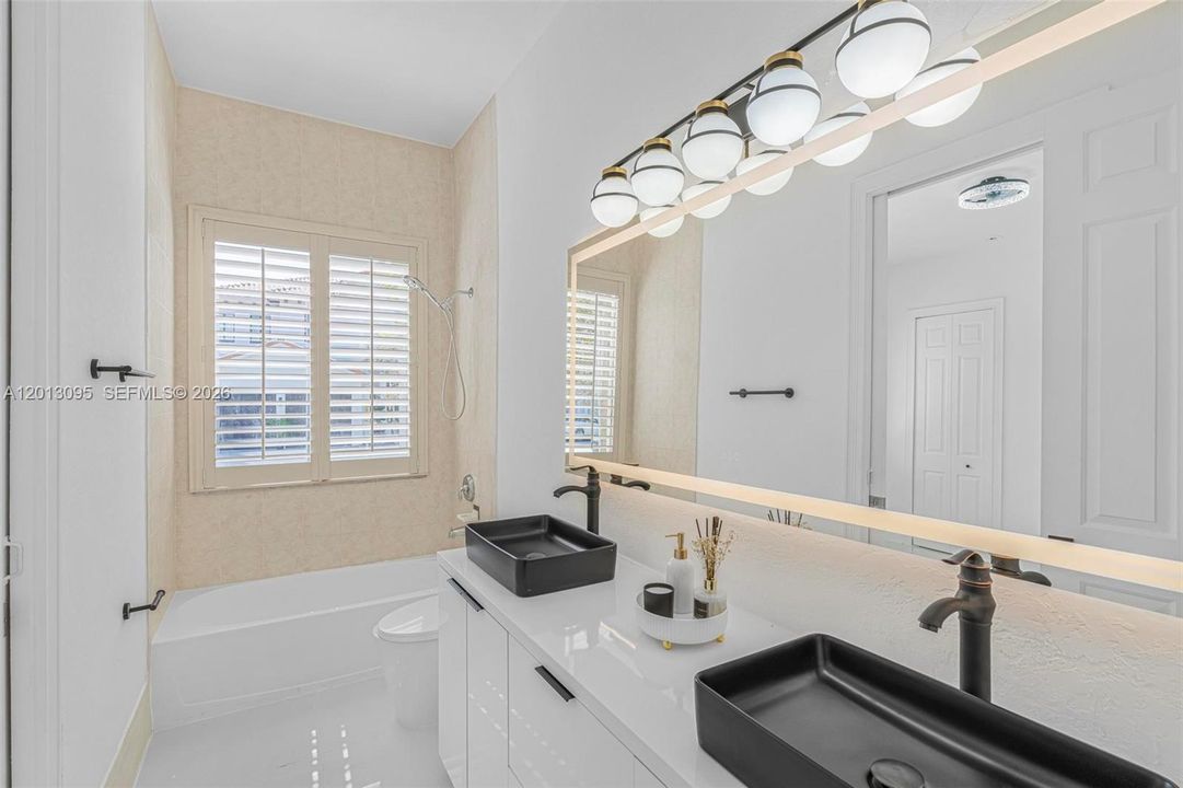 For Rent: $7,500 (5 beds, 4 baths, 3061 Square Feet)