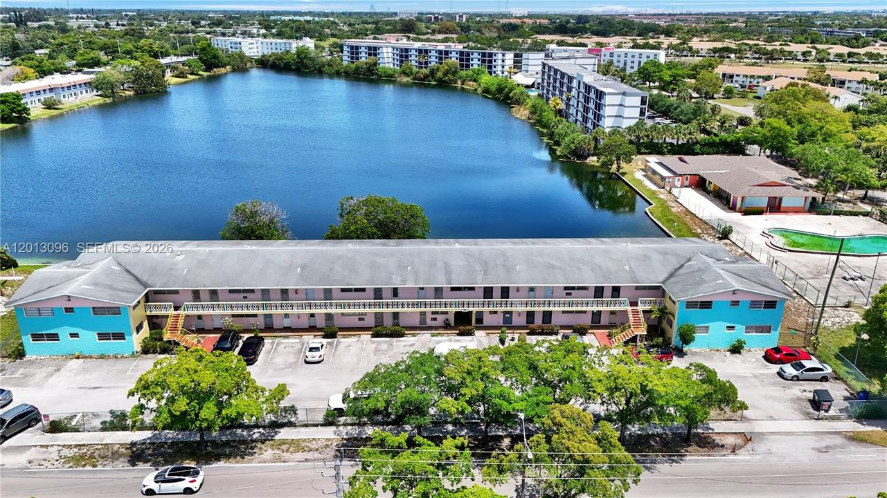 На продажу: $120,000 (2 спален, 2 ванн, 920 Квадратных фут)