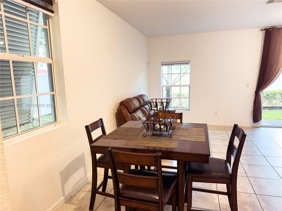 En Venta: $360,000 (3 camas, 2 baños, 1496 Pies cuadrados)