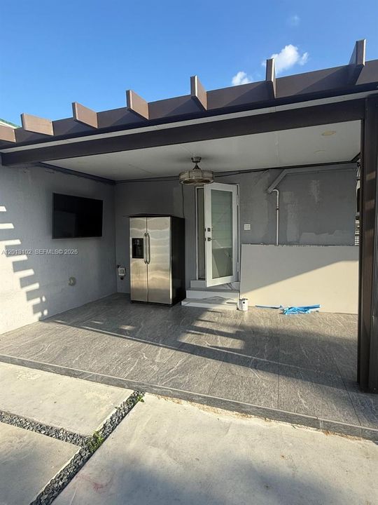 Activo con contrato: $649,000 (5 camas, 3 baños, 1870 Pies cuadrados)
