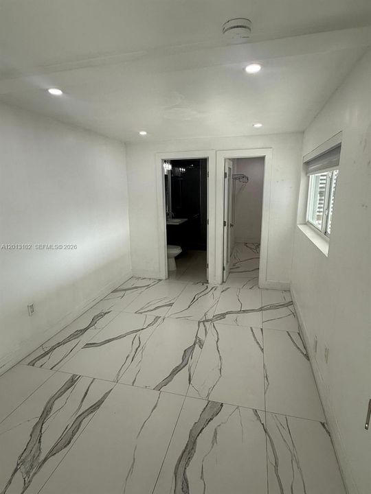 Activo con contrato: $649,000 (5 camas, 3 baños, 1870 Pies cuadrados)