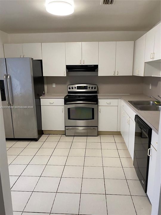 В аренду: $2,350 (3 спален, 2 ванн, 1518 Квадратных фут)