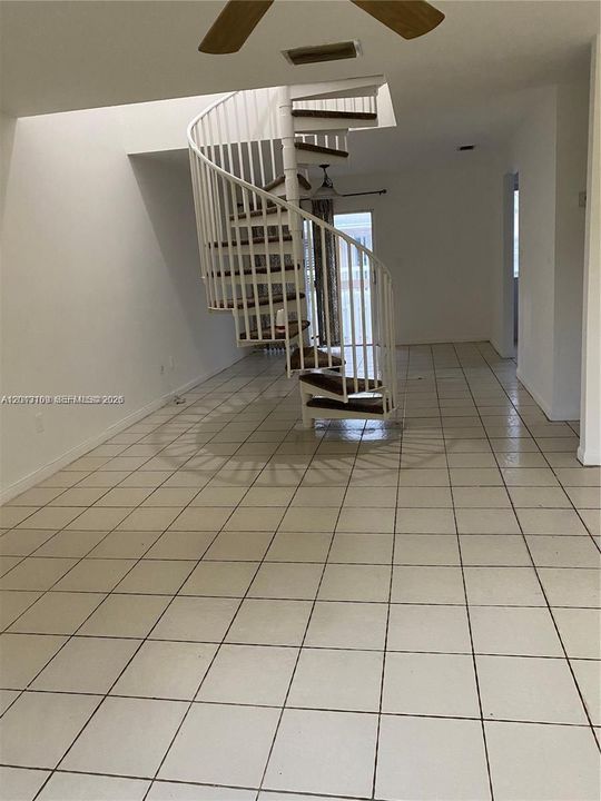 В аренду: $2,350 (3 спален, 2 ванн, 1518 Квадратных фут)