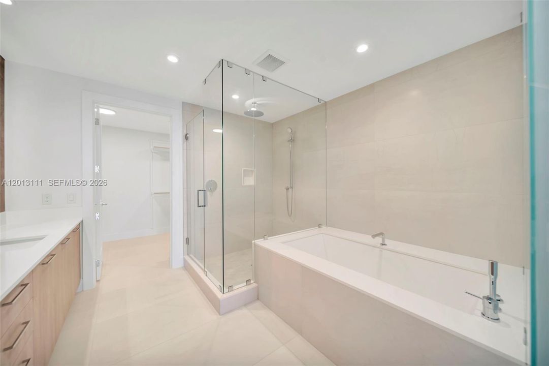 В аренду: $15,000 (2 спален, 3 ванн, 2315 Квадратных фут)