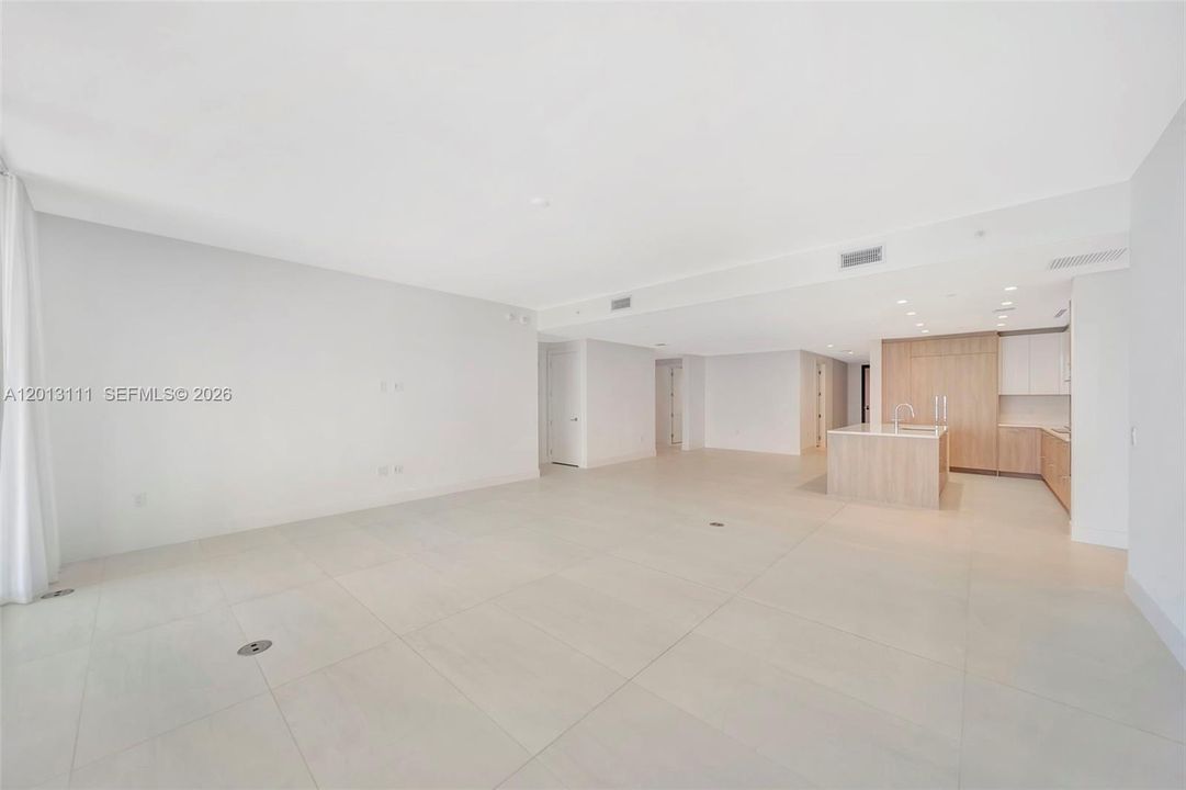 В аренду: $15,000 (2 спален, 3 ванн, 2315 Квадратных фут)